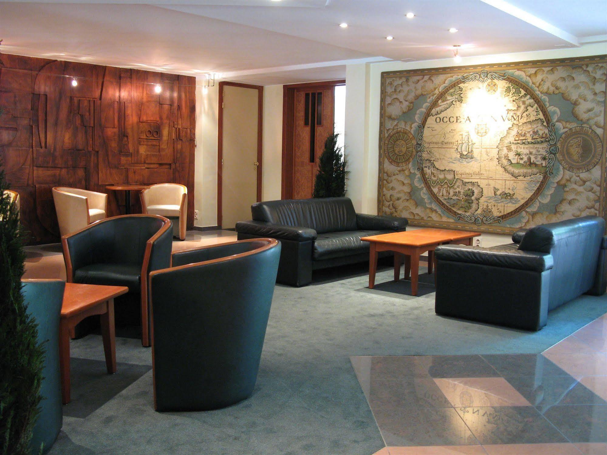 Hotel Best Western County House Saint-Gilles المظهر الداخلي الصورة