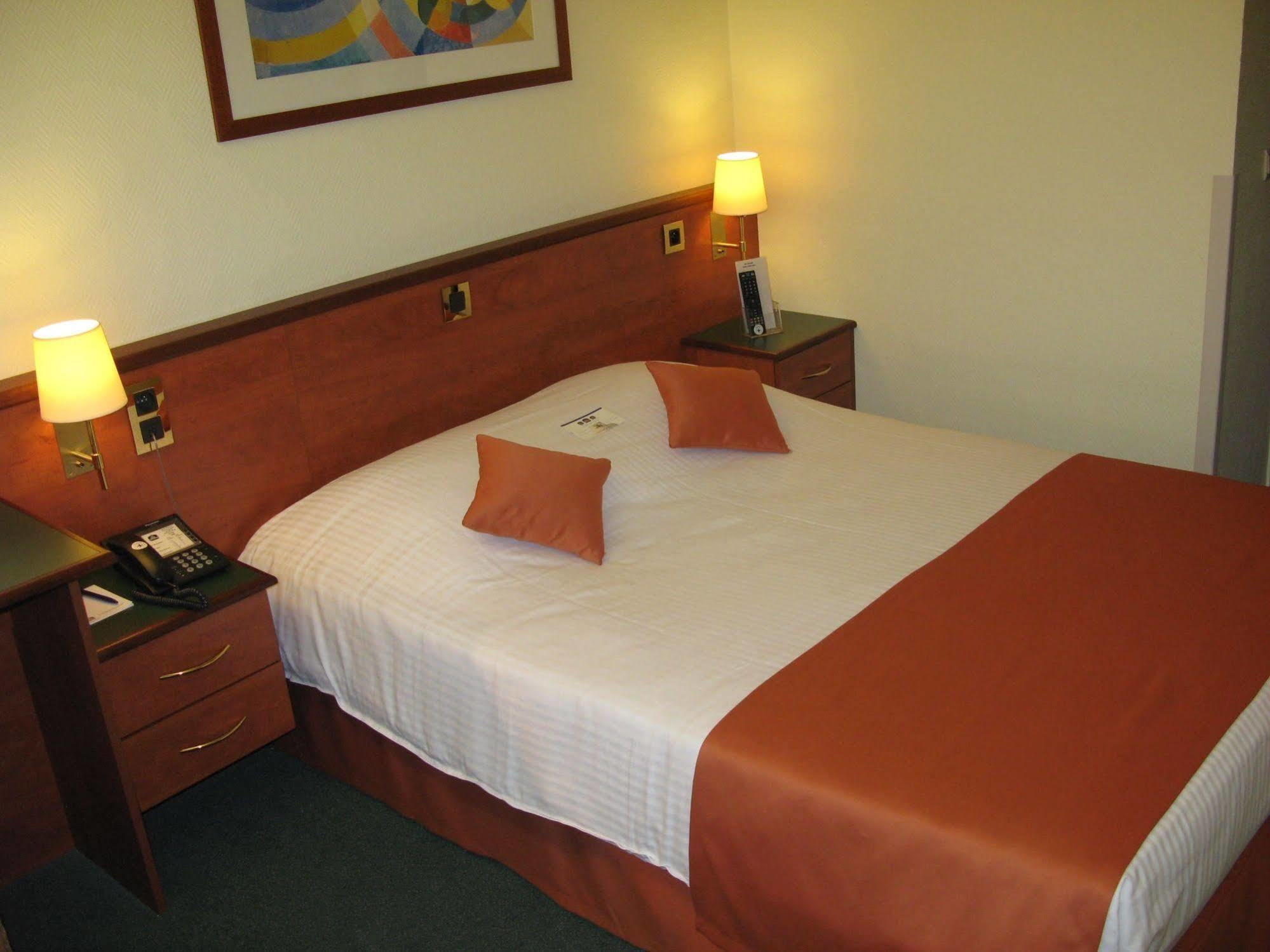 Hotel Best Western County House Saint-Gilles المظهر الخارجي الصورة
