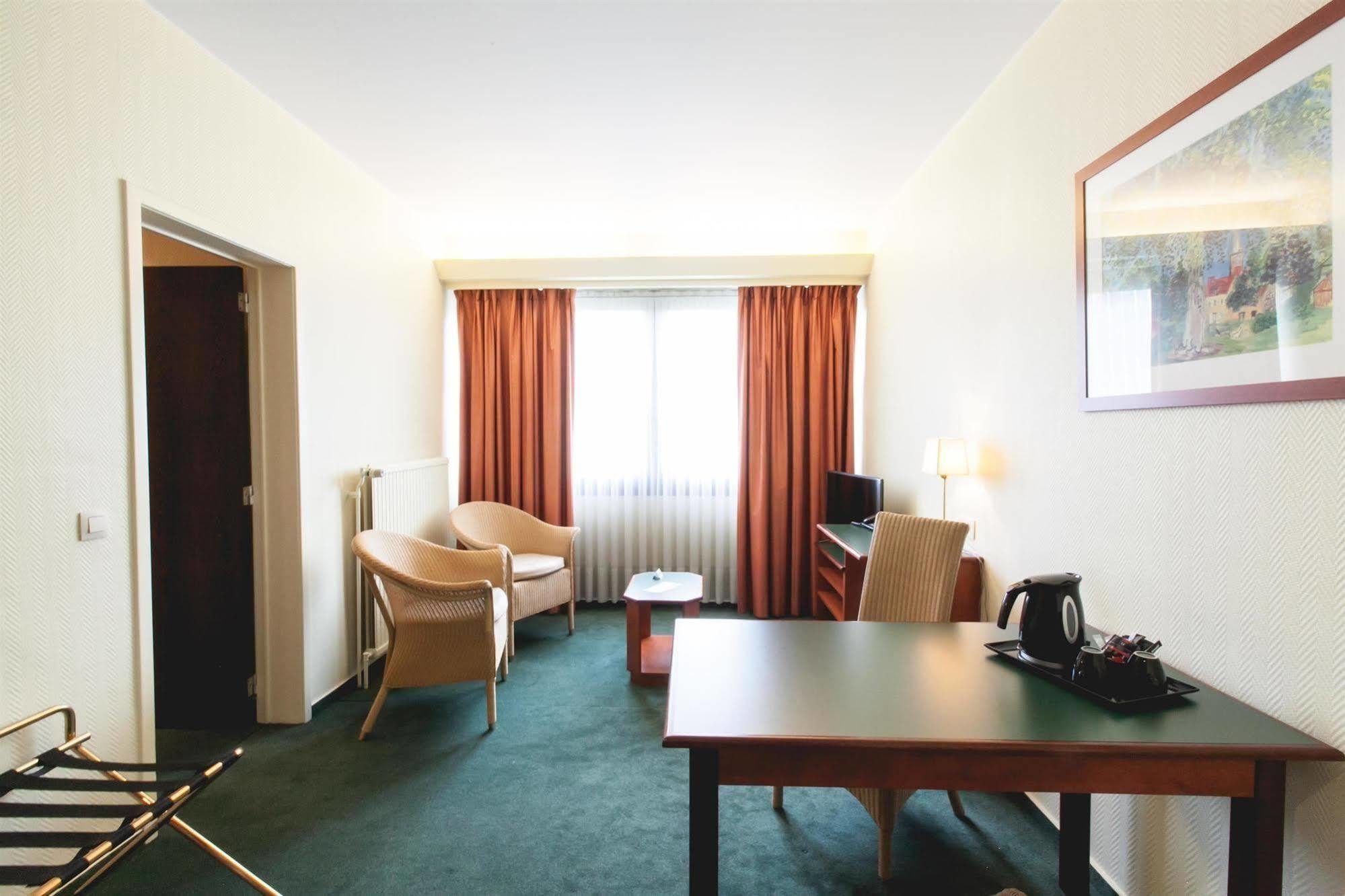 Hotel Best Western County House Saint-Gilles المظهر الخارجي الصورة