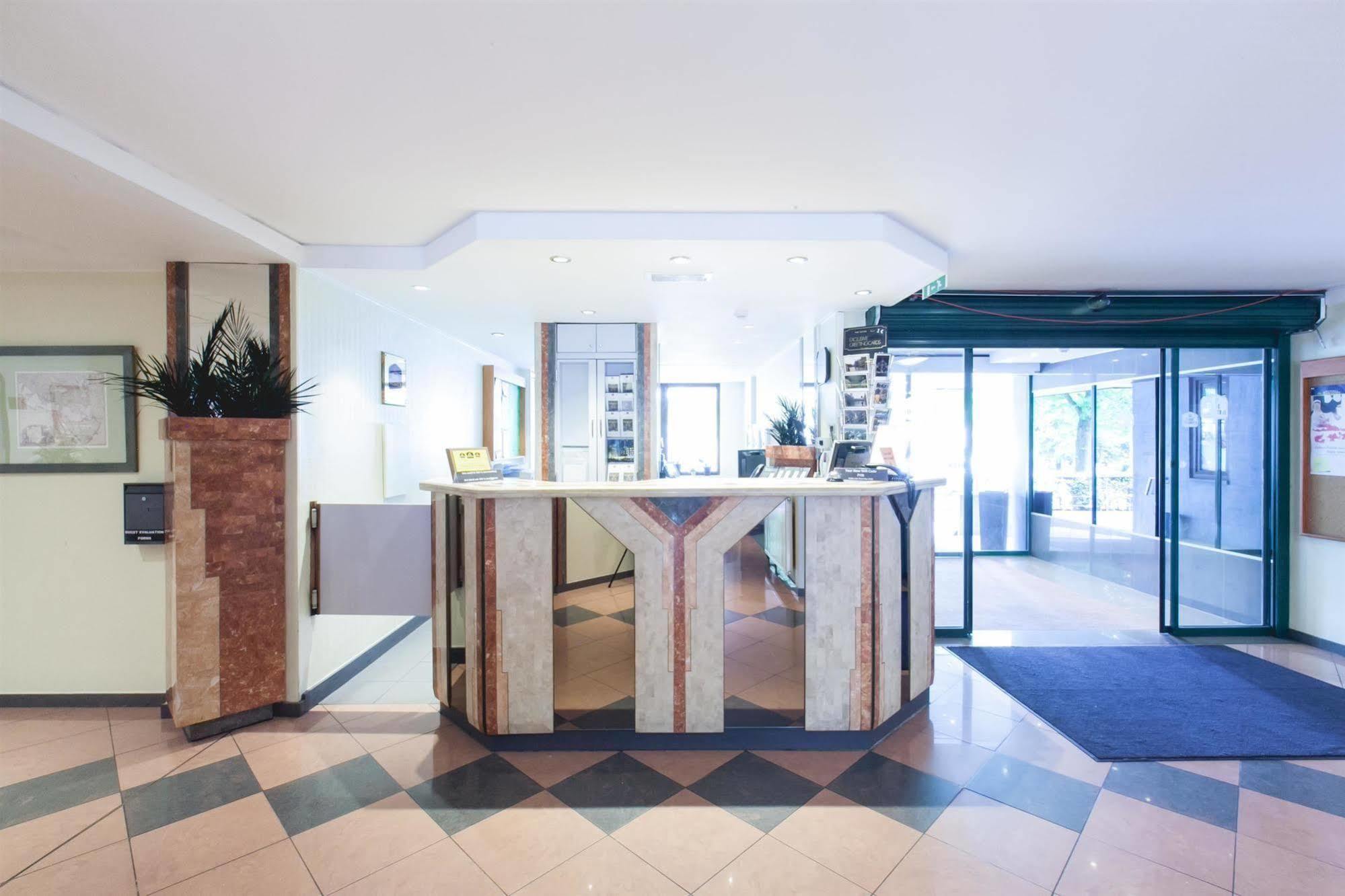 Hotel Best Western County House Saint-Gilles المظهر الخارجي الصورة
